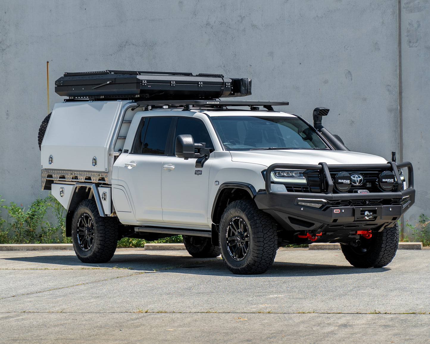 BOSS RT1 Overlander Rooftop Tent